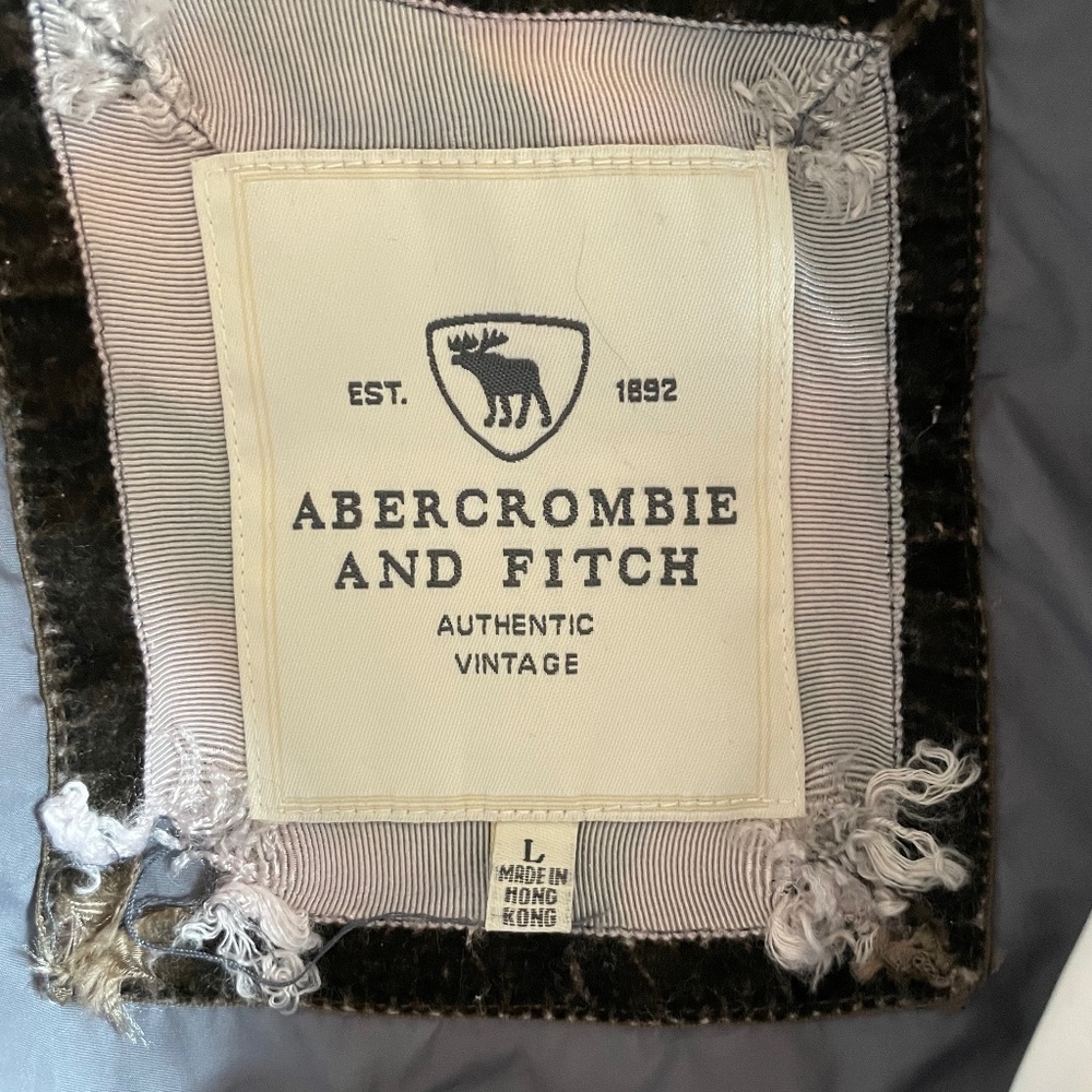 Abercrombie and Fitch white vest